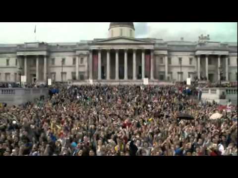 Beatles Hey Jude in Trafalgar Square