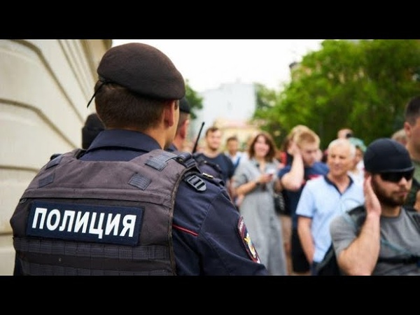 Полицейские хотели увезти бабушку в отдел, но