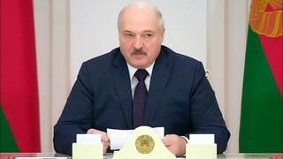 Лукашенко: Даже двойки вам нельзя поставить по защите персональных данных! // Новые паспорта