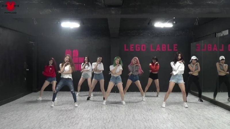 MOMOLAND BAAM Dance