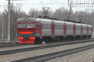 Электропоезд ЭР2Р-7082 станция Бородино