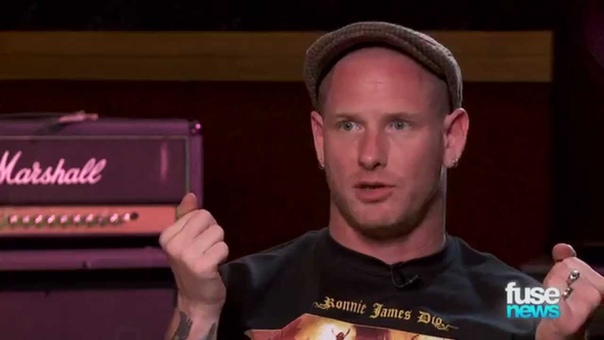 Corey Taylor Lzzy Hale on Signing Boobs and Stage